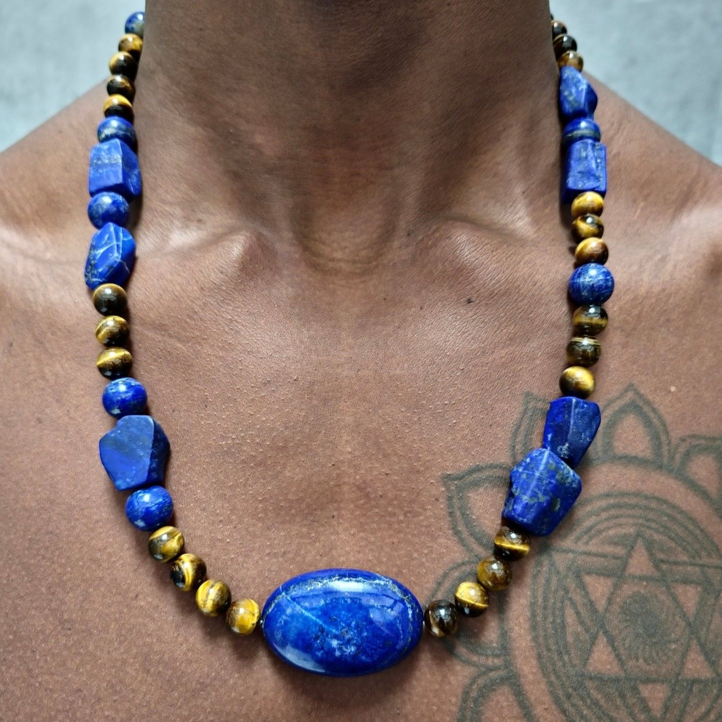 Dunia_Lapis_Tiger_Eye worn
