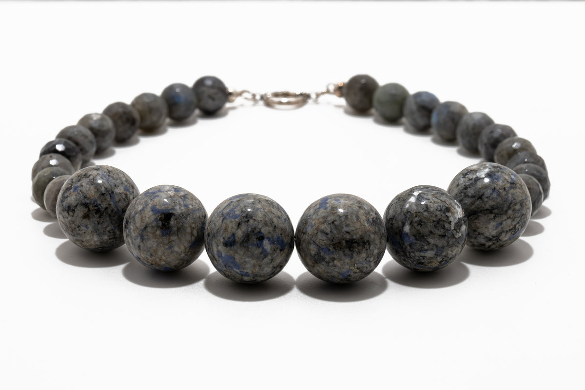Jivu: Sodalite, Labradorite