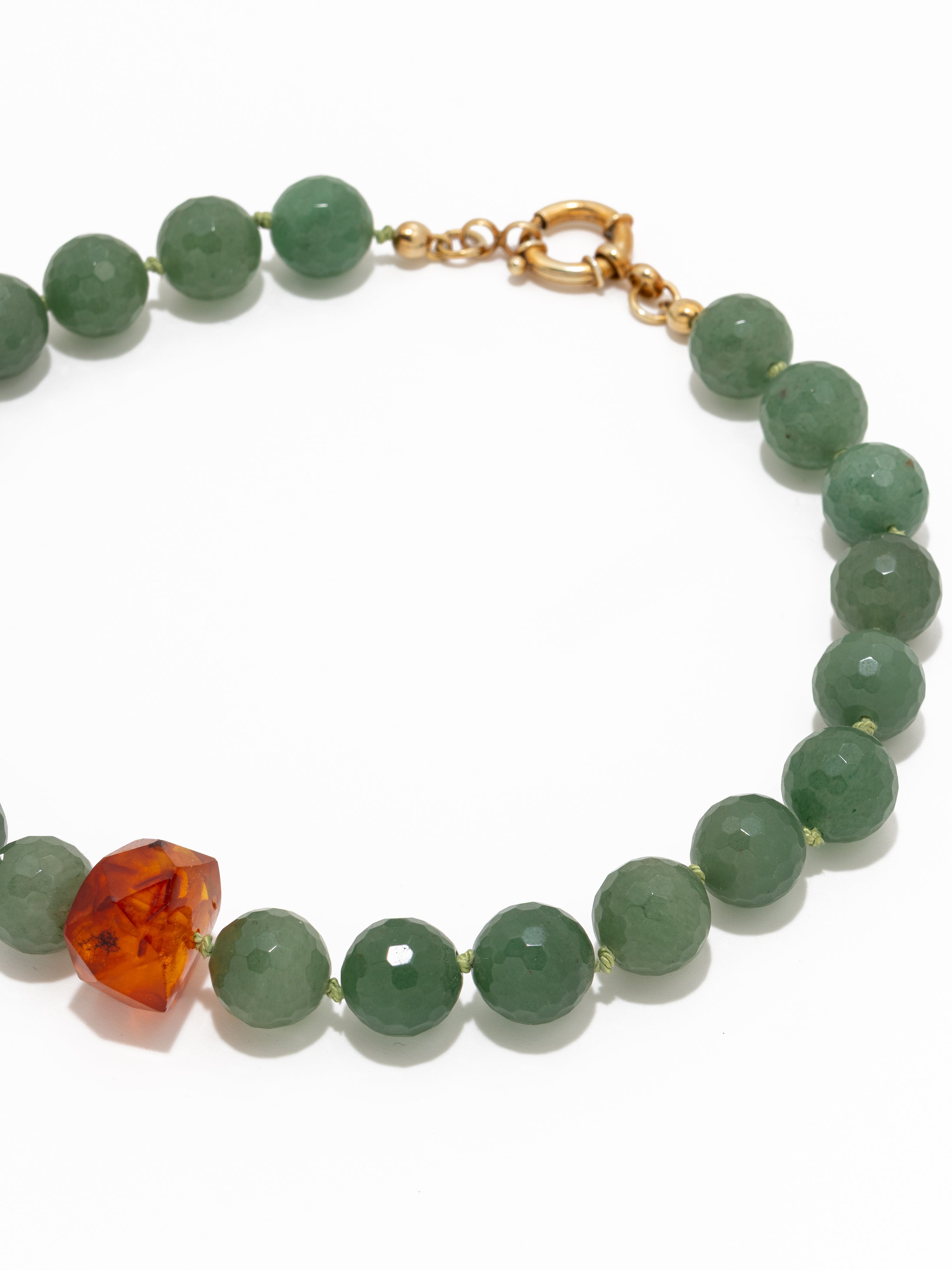 Mmea: Aventurine, Amber