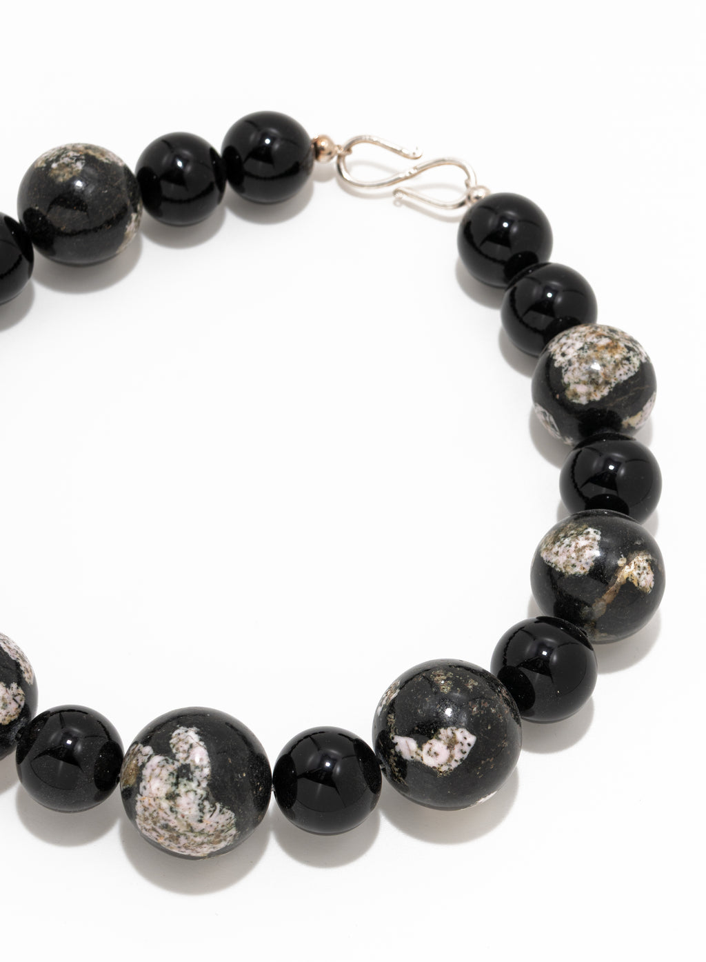 Siri Necklace: snow flakes obsidian, onyx
