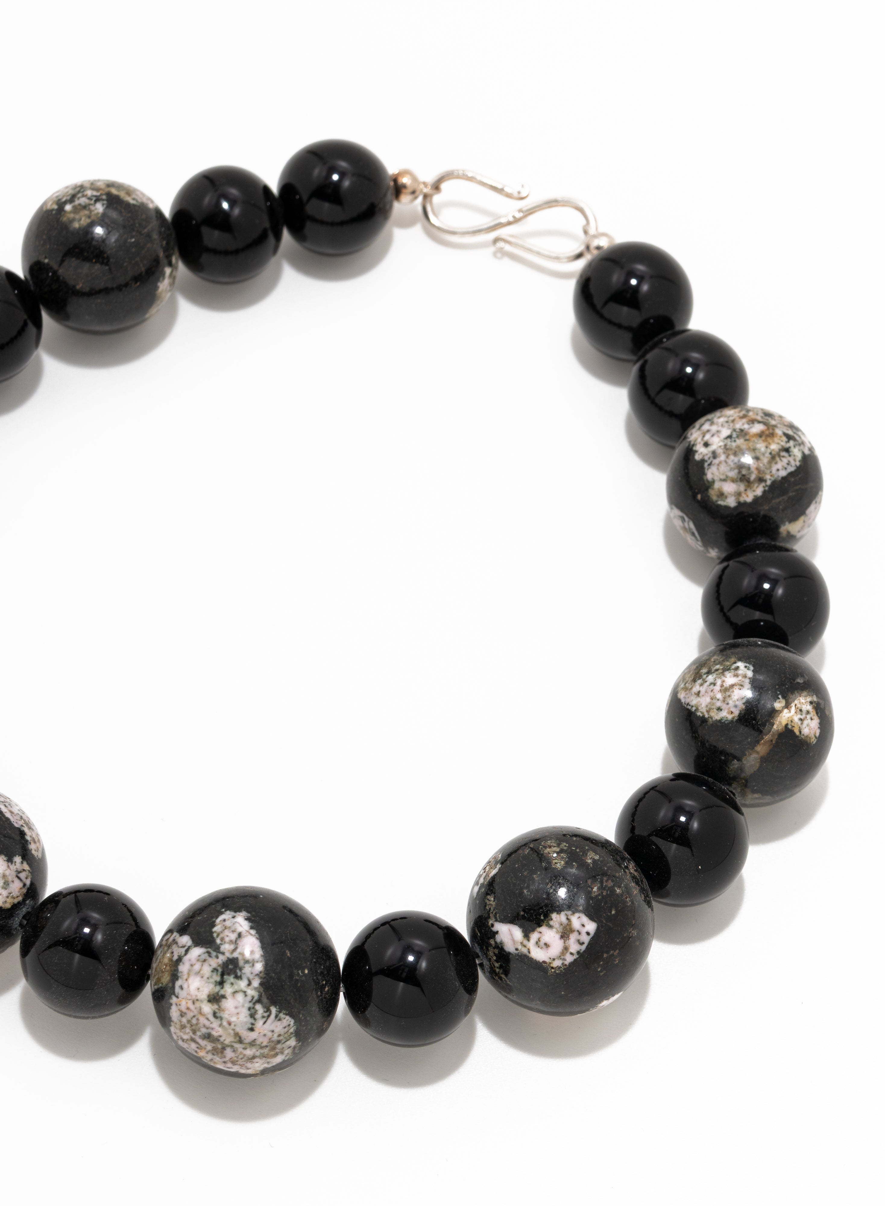 Siri Necklace: snow flakes obsidian, onyx