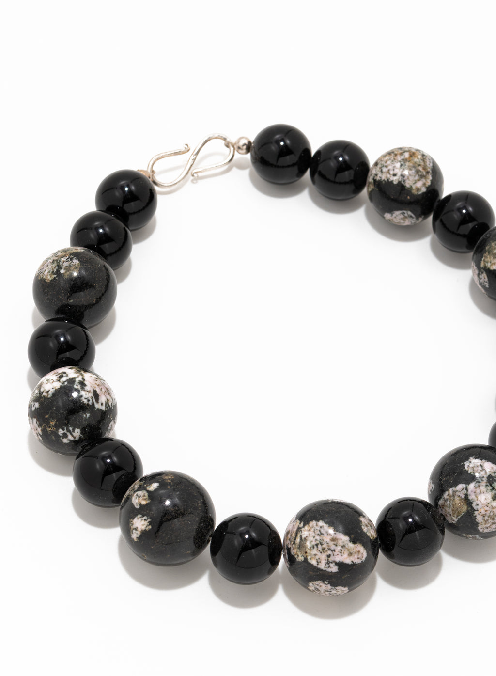 Siri Necklace: snow flakes obsidian, onyx