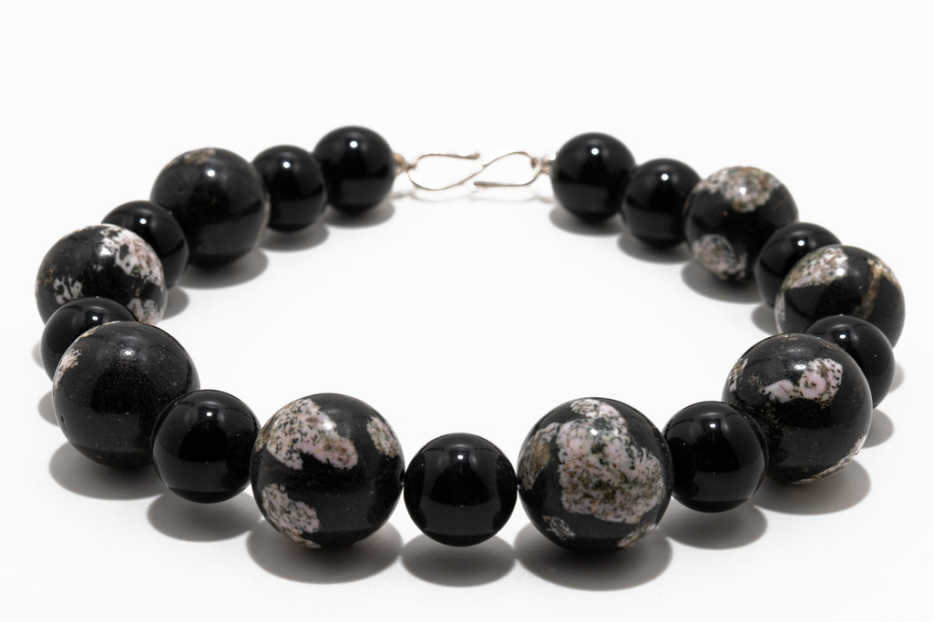 Siri Necklace: snow flakes obsidian, onyx