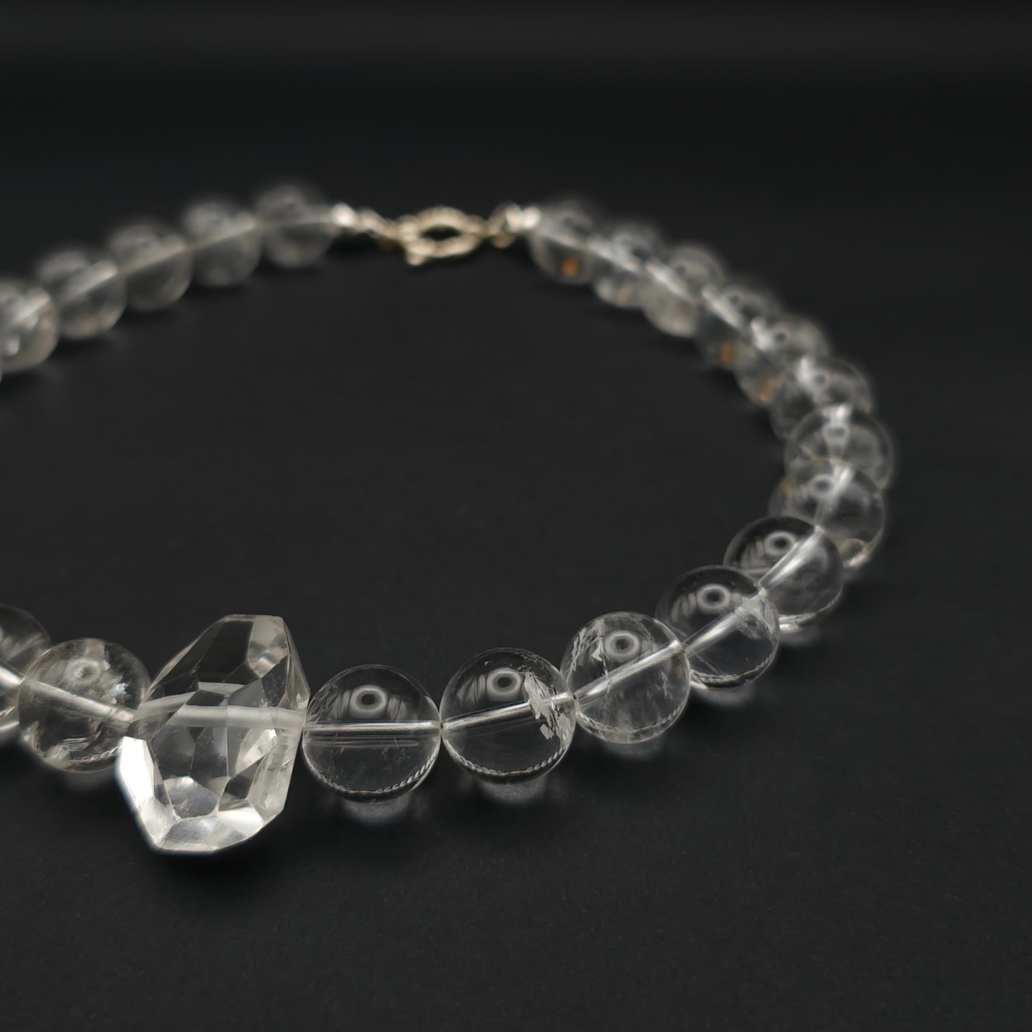 Uwazi: Crystal Quartz 14mm right