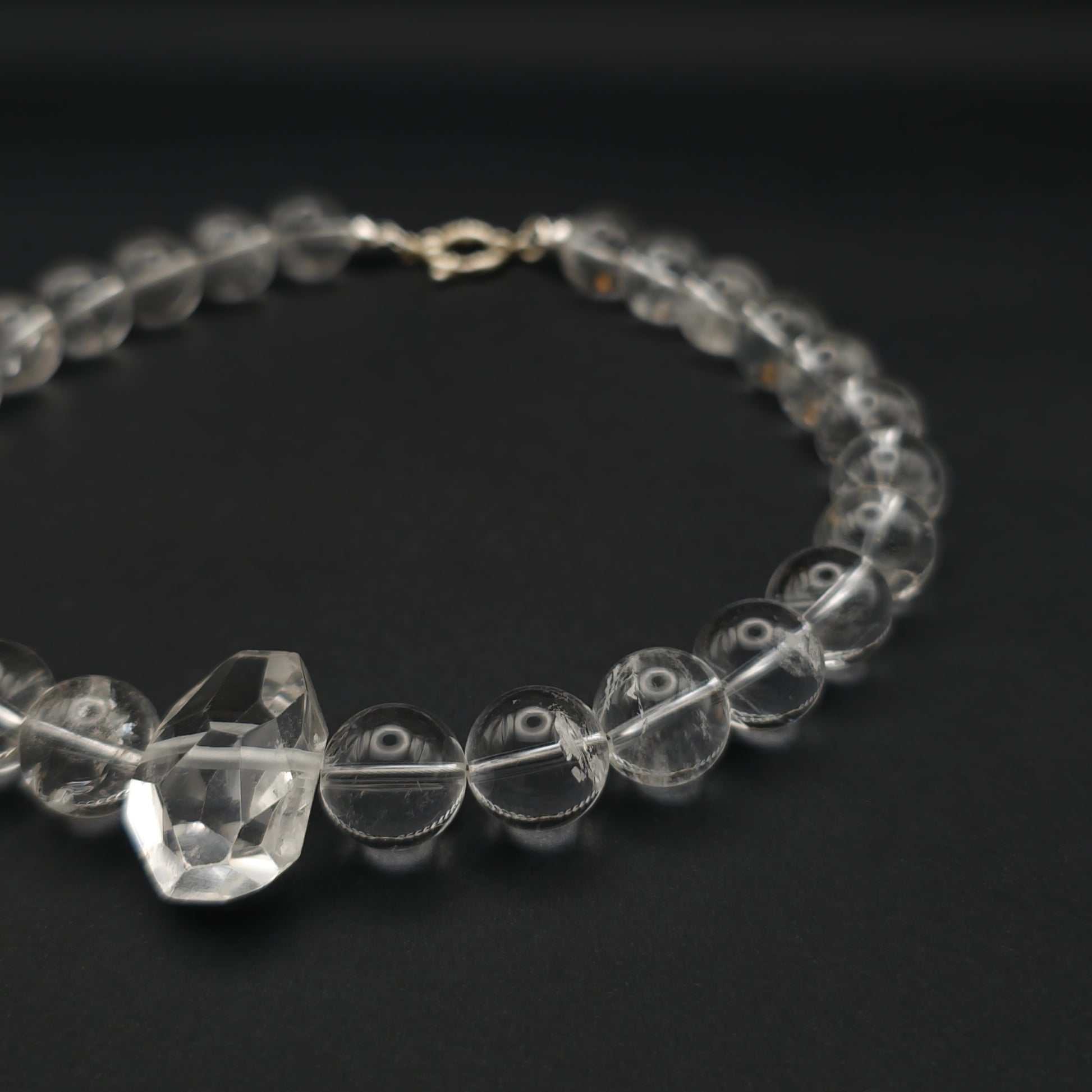 Uwazi: Crystal Quartz 14mm right